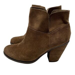 Vince Camuto Helyn Dark Tan Suede Stacked Heel Split Ankle Boots Size 8.5